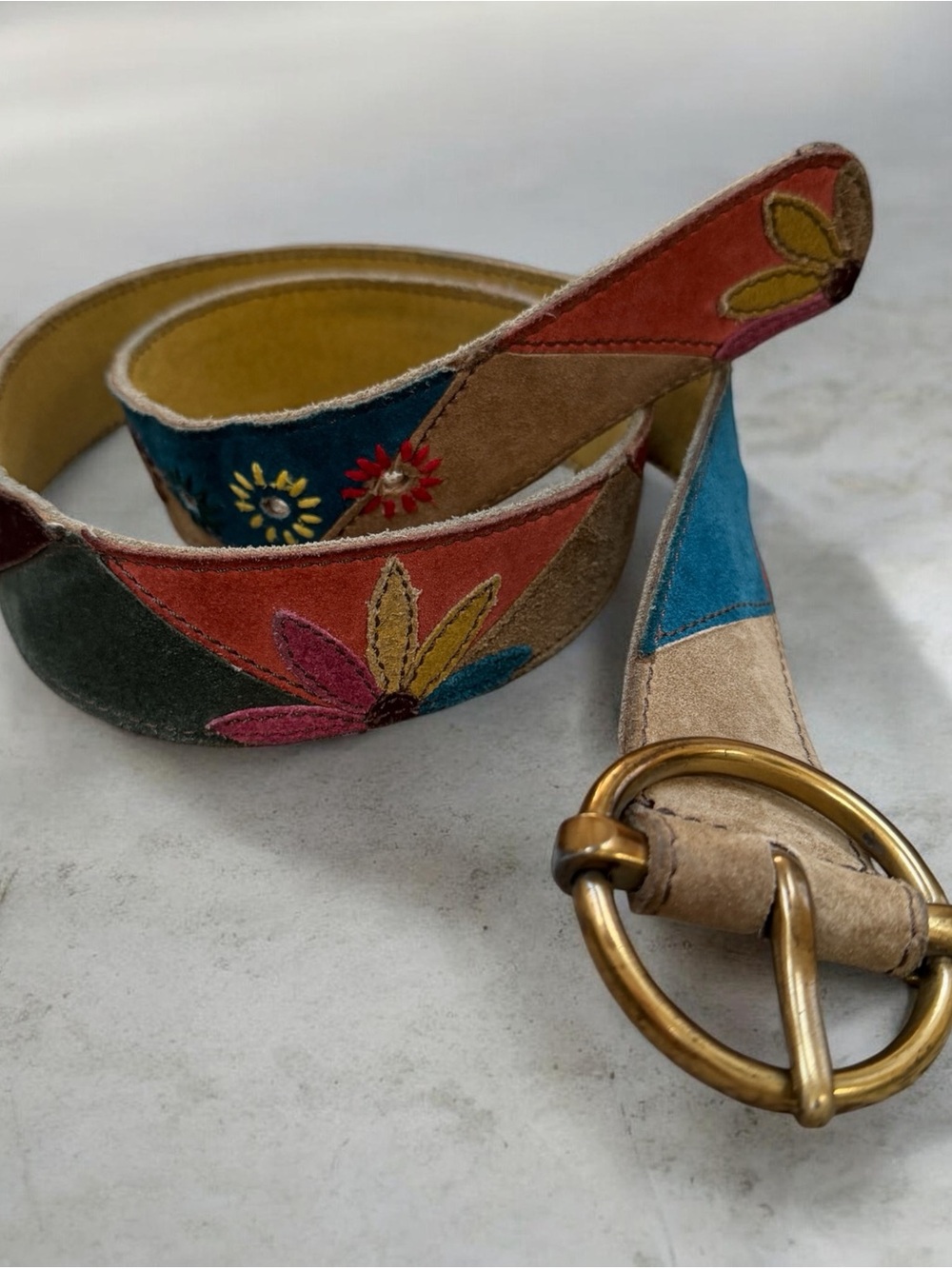 Lucky Brand Vintage Leather Women’s Multicolor Suede Flower Embroidered Belt